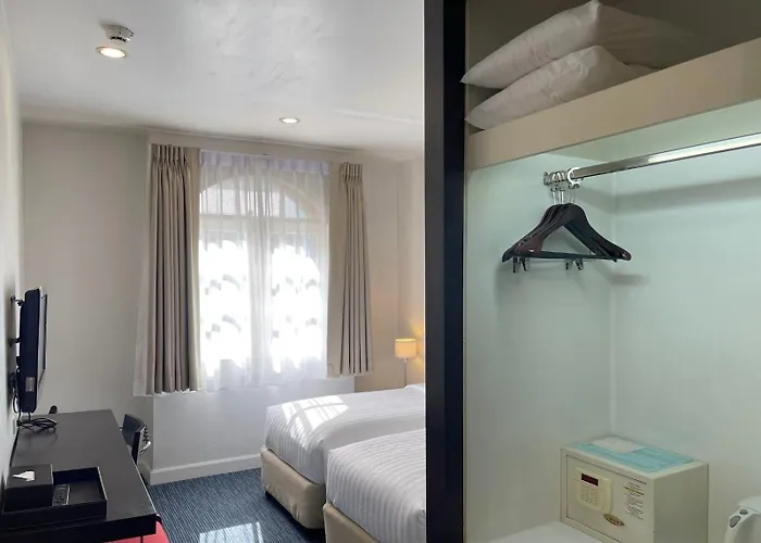 Hotel 24 At Bts Phrom Phong 3*