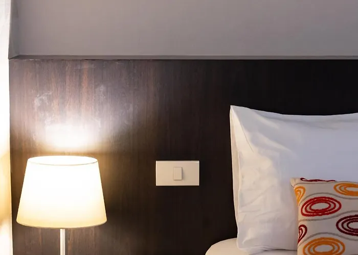 24 At Bts Phrom Phong 3*