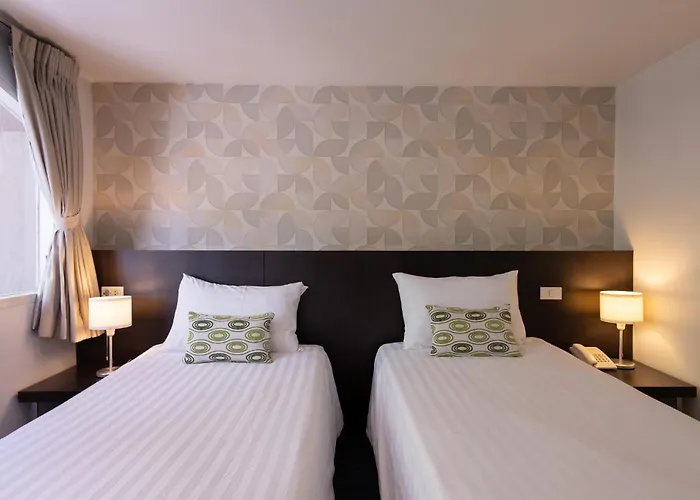 24 At Bts Phrom Phong 3* Bangkok