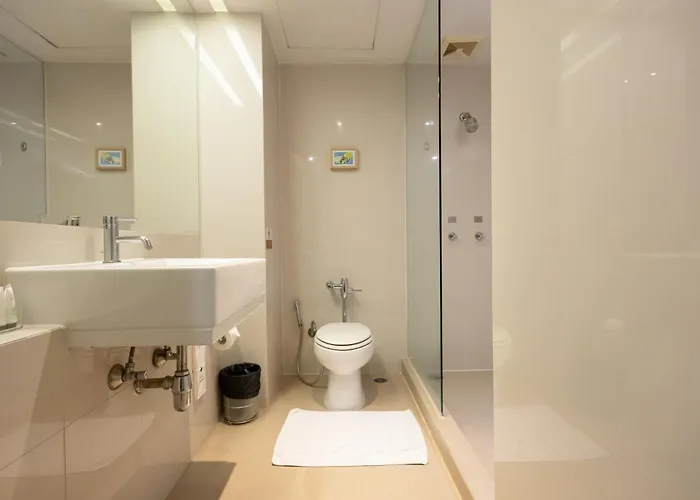 24 At Bts Phrom Phong