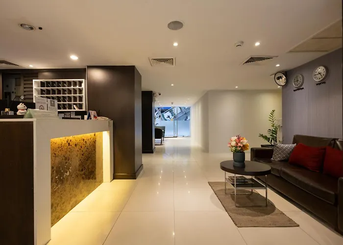 24 At Bts Phrom Phong Hotel
