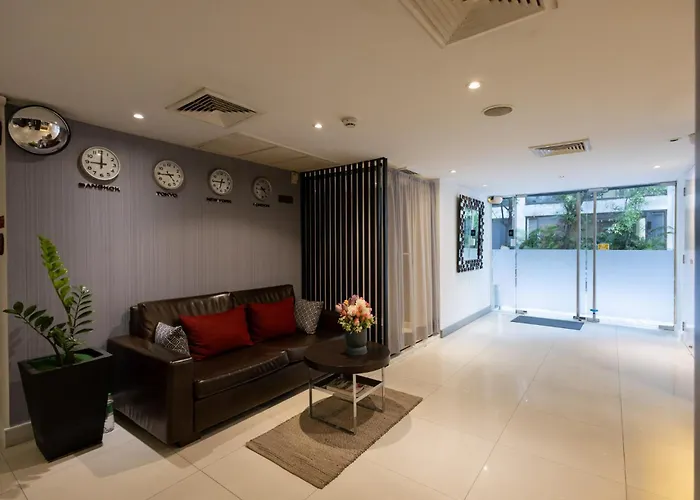 24 At Bts Phrom Phong Hotel