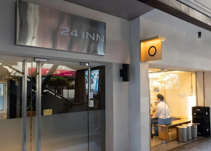 24 At Bts Phrom Phong 3* Bangkok