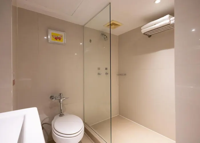 Hotel 24 At Bts Phrom Phong
