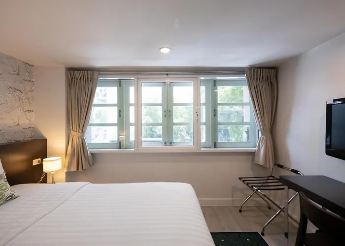 Hotel 24 At Bts Phrom Phong