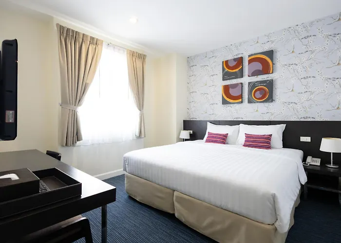 Hotel 24 At Bts Phrom Phong