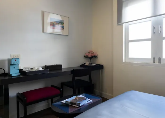 24 At Bts Phrom Phong 3*