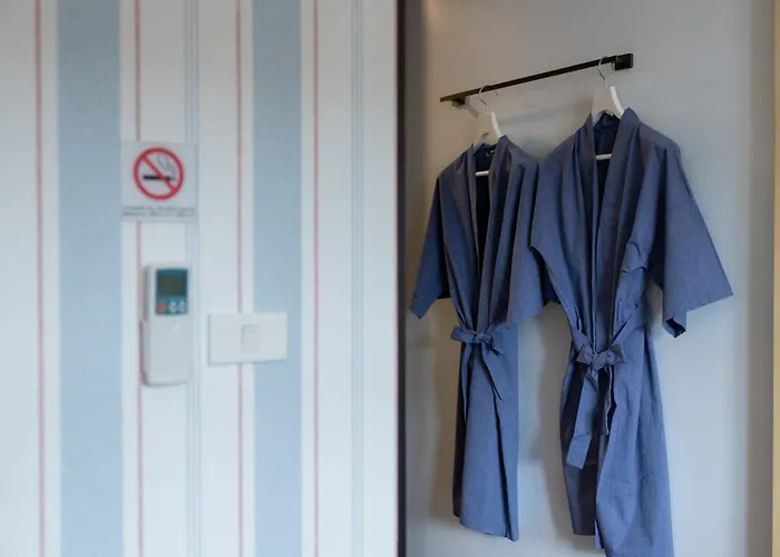 24 At Bts Phrom Phong 3* Bangkok