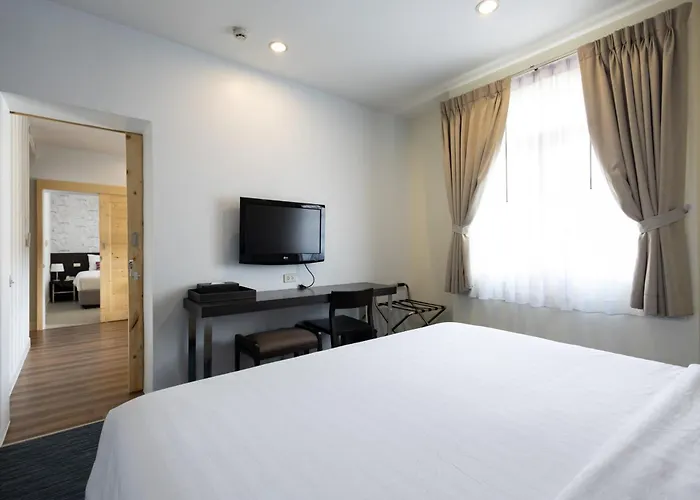 Hotel 24 At Bts Phrom Phong